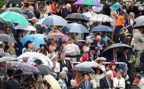 Will the rain come at Leicester racecourse for Alan's selections? 